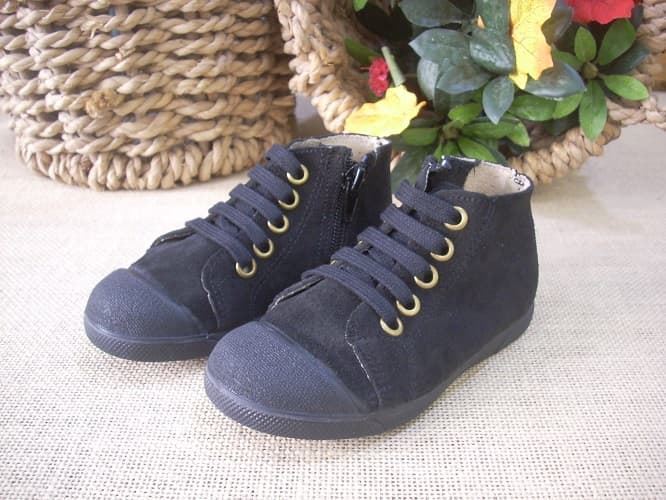 Black kids ankle boots with rubber toe cap - Image 4