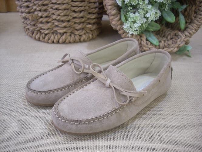 Chuches shoes Taupe Suede Moccasin with Bow - Image 4