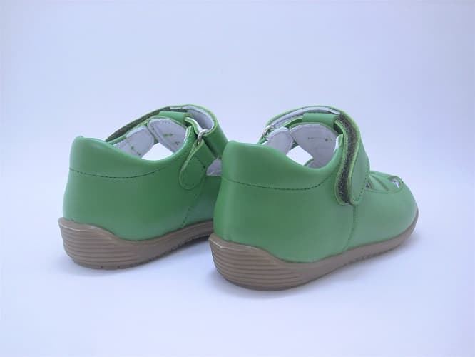 Green closed sandal for respectful babies - Image 3