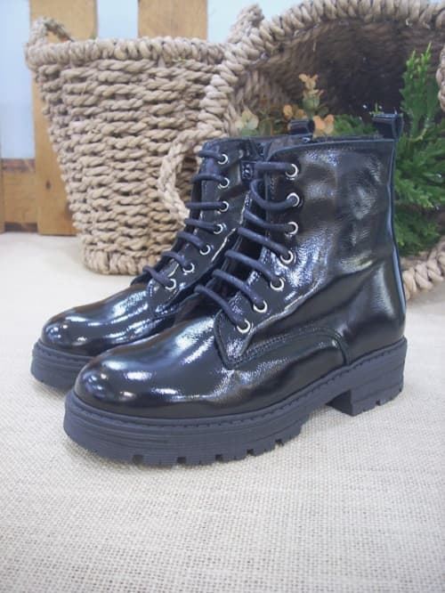 Bota Motera Charol Negro para niñas - Imagen 1