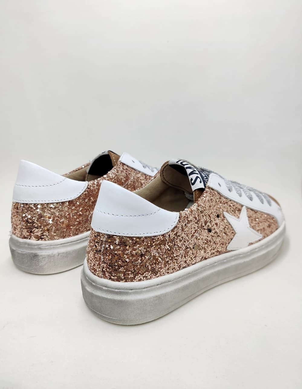 Sneakers Golden Star en Glitter Nude y Visón - Imagen 3