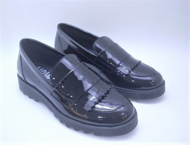 Mocasín de niña piel Charol Negro con Fleco - Imagen 2