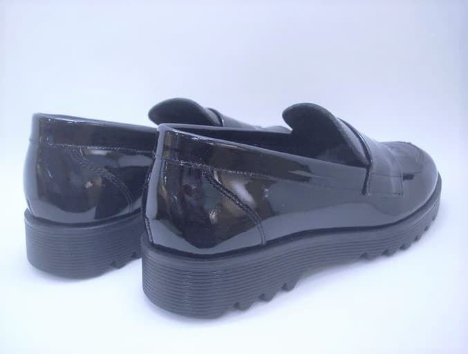 Mocasín de niña piel Charol Negro con Fleco - Imagen 3